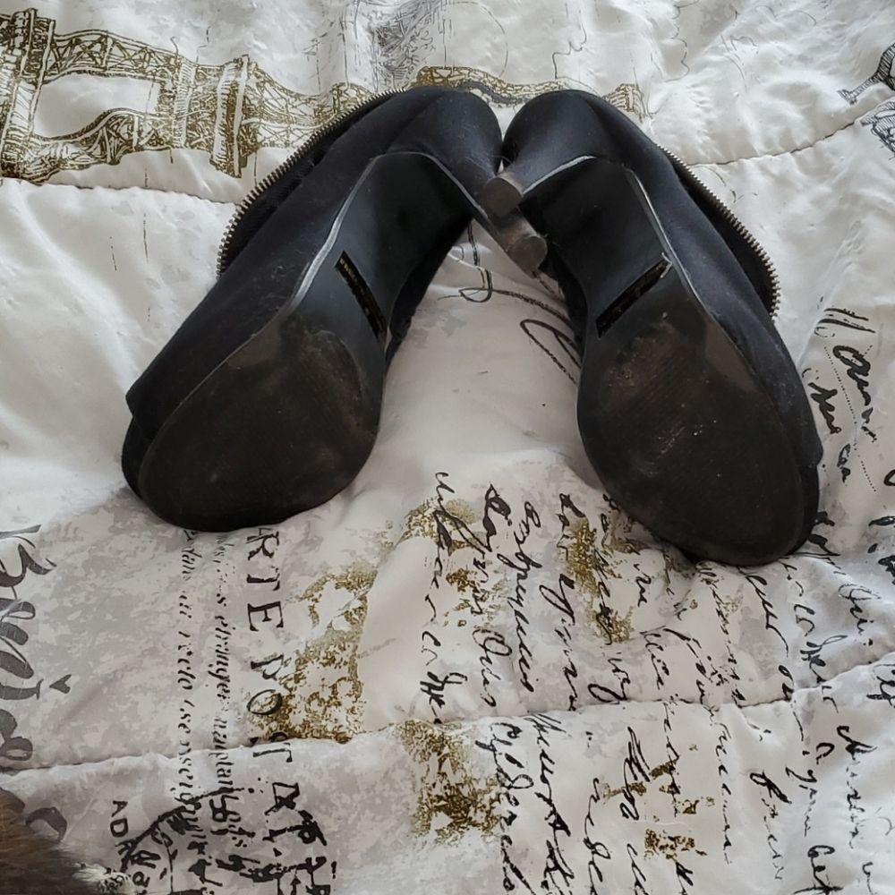 Body Central black 4 in heels - Picture 3 of 8
